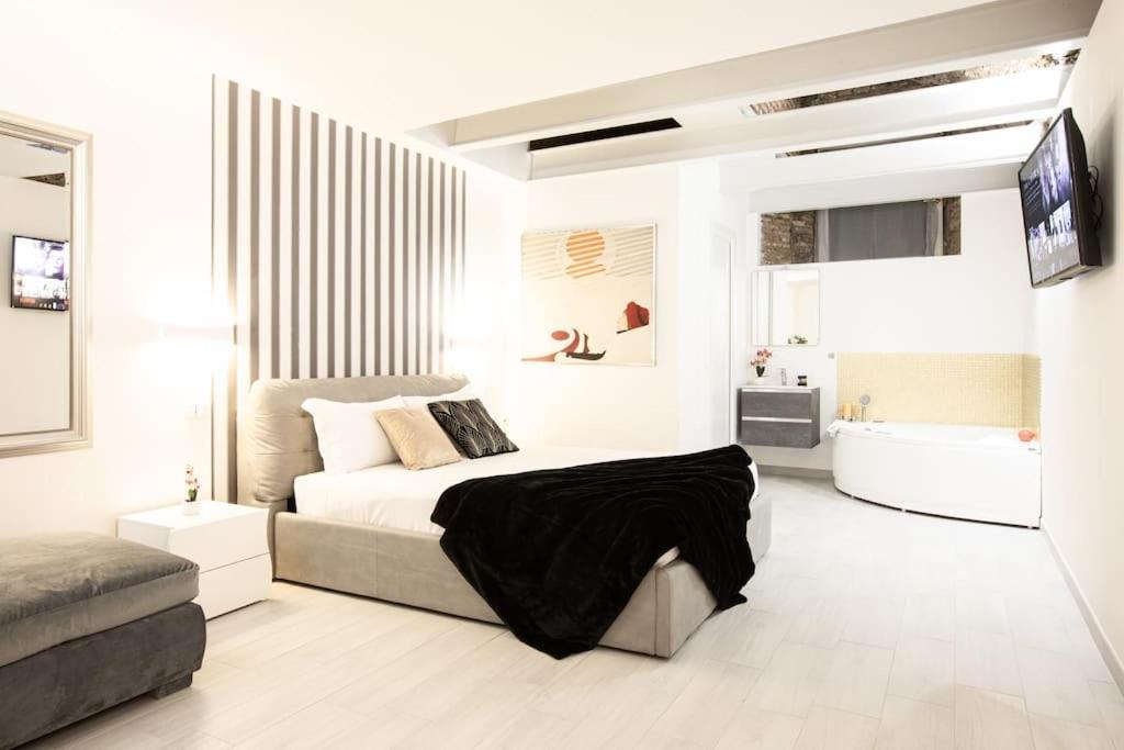 Memorable Jacuzzi Suite Navona - Top Collection Рим Екстер'єр фото